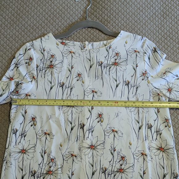 Gracia Floral Print Blouse - White with Daisies Small - Picture 3 of 7